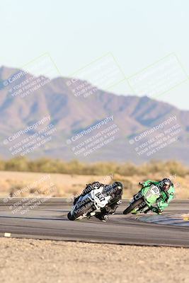 media/Dec-07-2025-CVMA (Sun) [[3e7d2de5dc]]/Race 18-Formula Twins-Formula 40 UL/